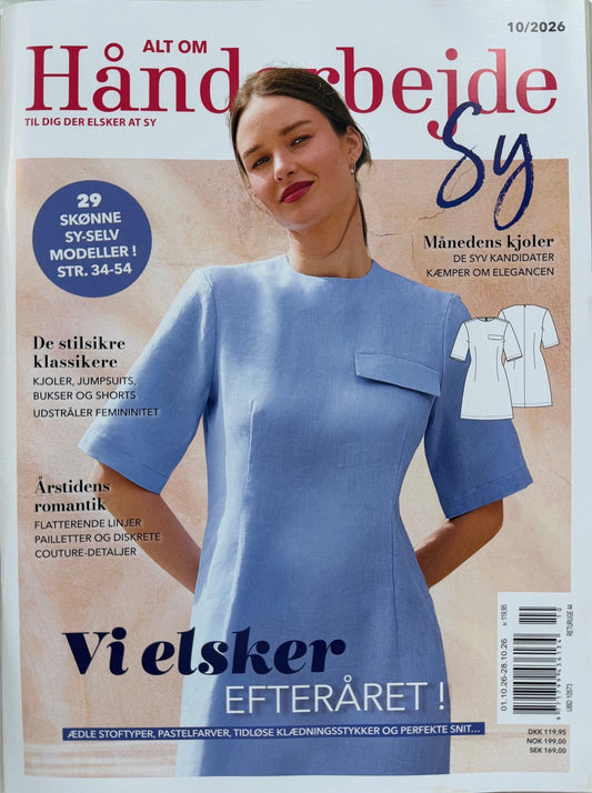 Forside af Alt om Håndarbejde Sy nr. 10/2026 med en kvinde i lyseblå kjole og temaet “Vi elsker efteråret”.