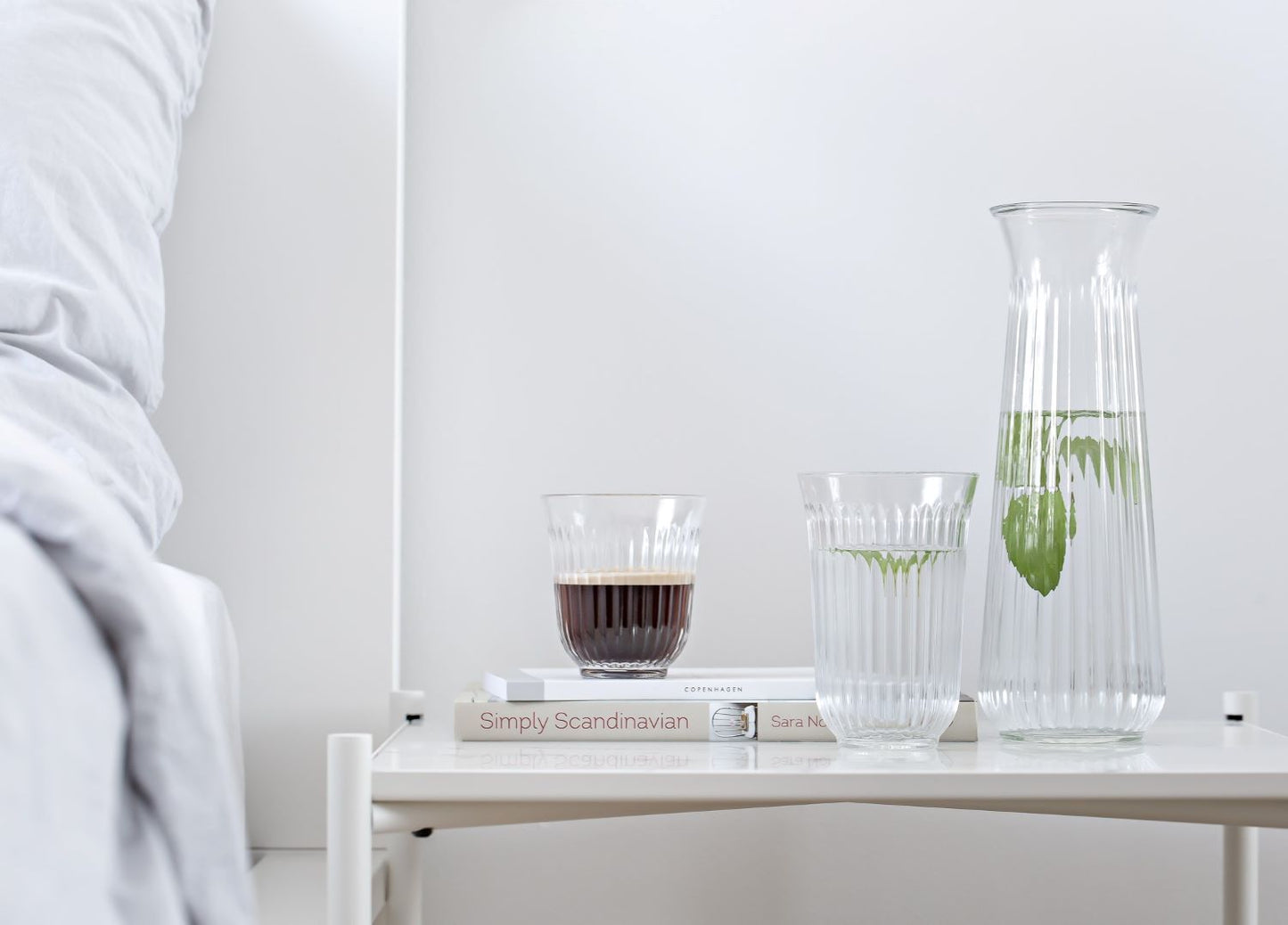 26 nr. af HER&NU & 1 Karaffel og 10 glas fra Lyngby