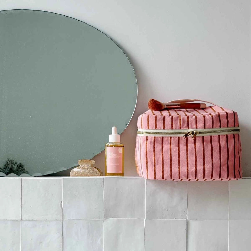 Toilettaske Vanity Oona – Tennis Pecan / Jordbær