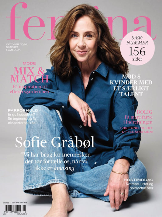 Forside af Femina, oktober 2026, med Sofie Gråbøl siddende i blå skjorte og jeans. Forsiden fremhæver et interview med hende samt efterårsmode, bolig og høstmad.